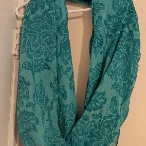 Infinity scarf